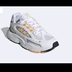 Adidas Women’s OZMILLEN Trendy Chunky Running Shoes for Everyday Wear 10